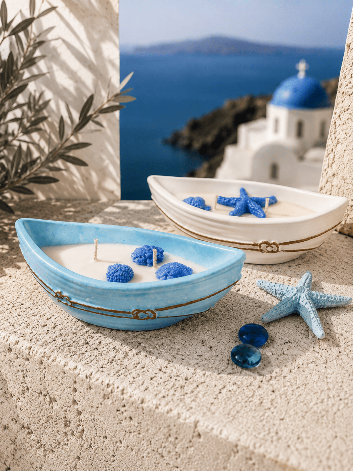 Fishing Boat Candle Bowl Κεραμικό κηροπήγιο σε σχήμα ελληνικής βάρκας, εμπνευσμένο από το καλοκαίρι και τα νησιά.